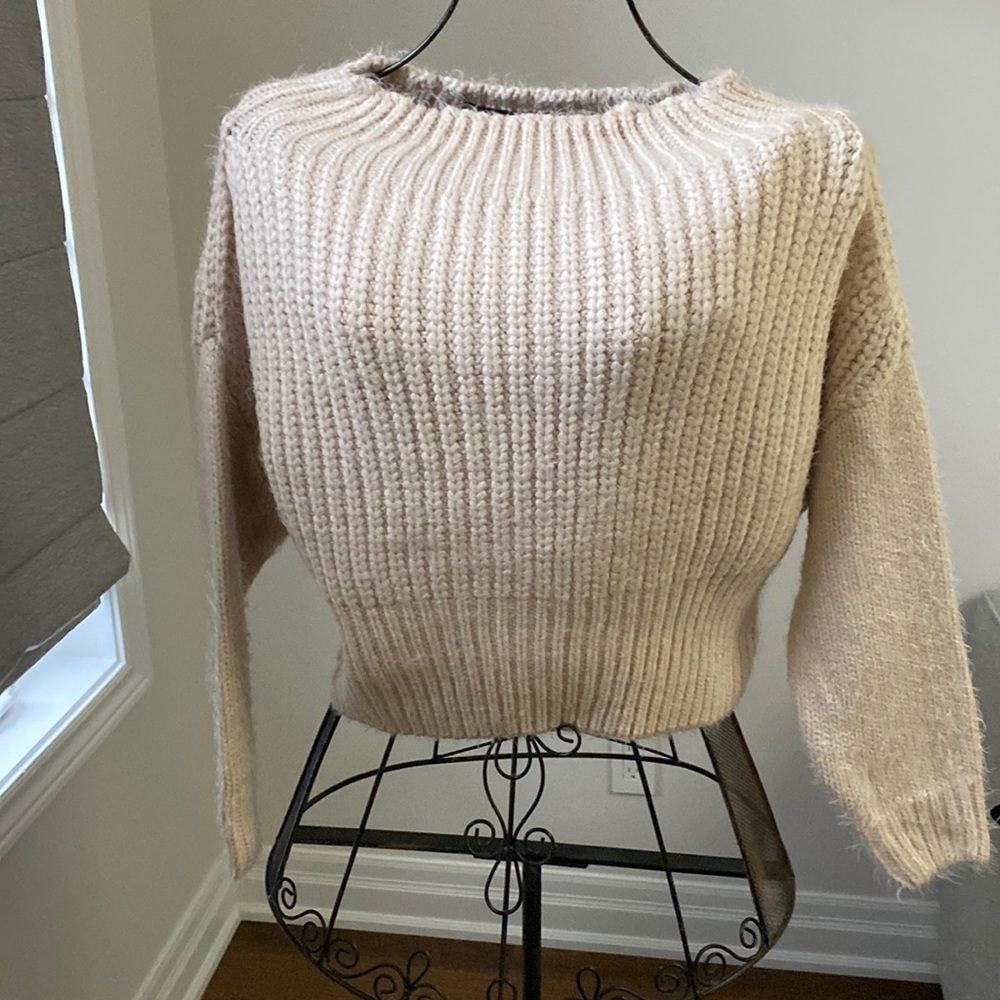 Lulus feeling it eyelash knit. BNWT